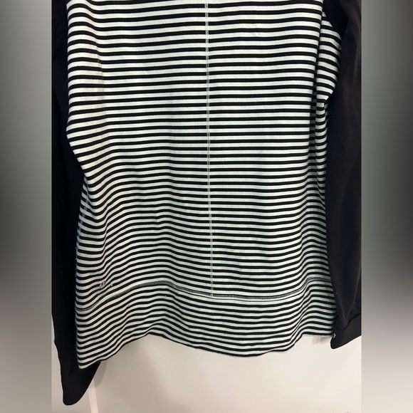 Lululemon Daily Yoga Full Zip Jacket in Mint Moment Black - Picture 13 of 13